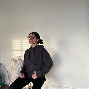 Gray hoodie w zip side details